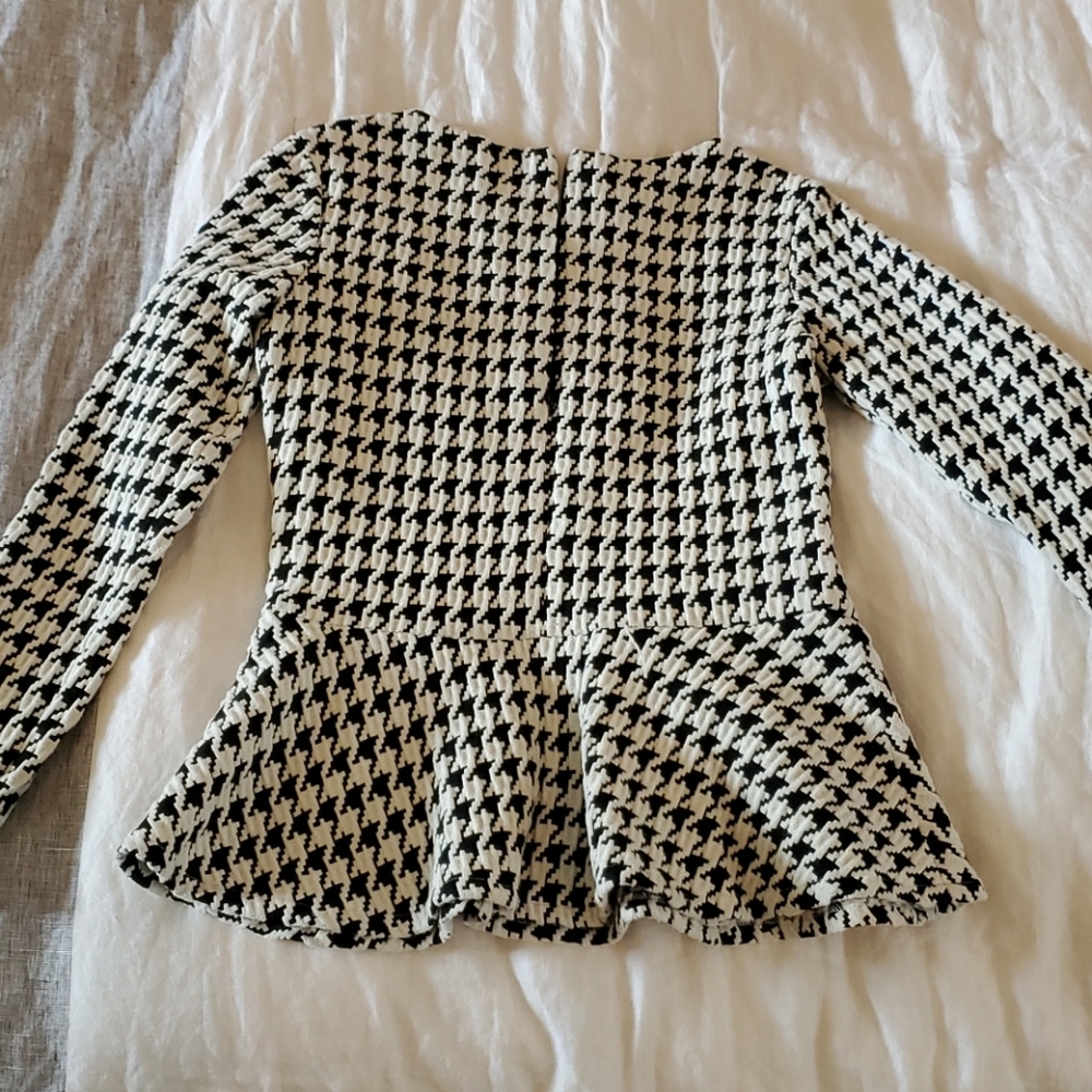 Houndstooth Top - Picture 2 of 2